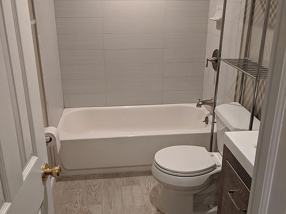 4th image of 21 Nautilus Dr Floor 1