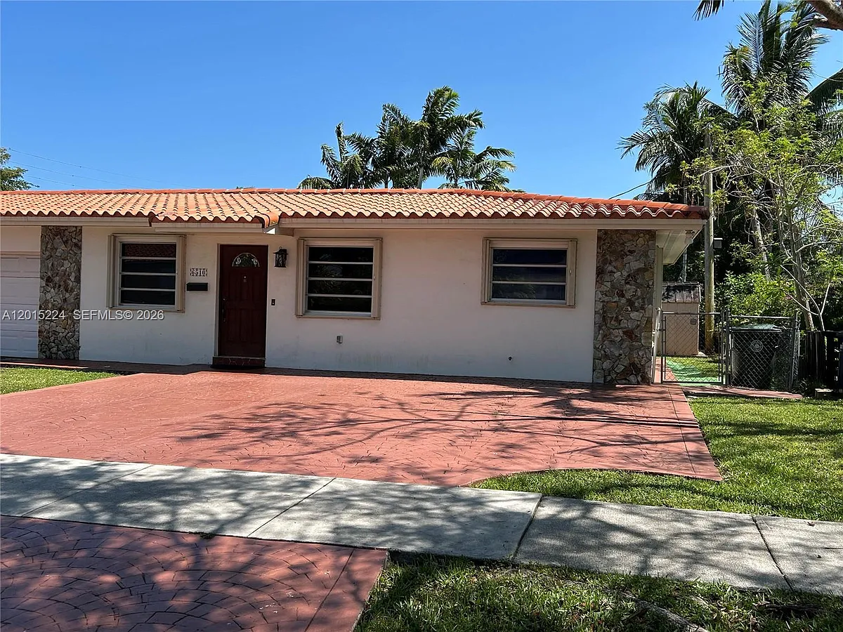 Photo 1 of 10 - 6510 SW 20th St #0 - West Miami, FL Primary Photo - 6510 SW 20th St #0