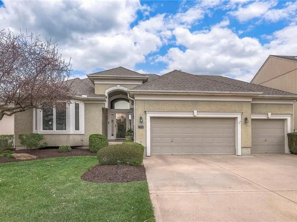 13232 Barton St, Overland Park, KS 66213
