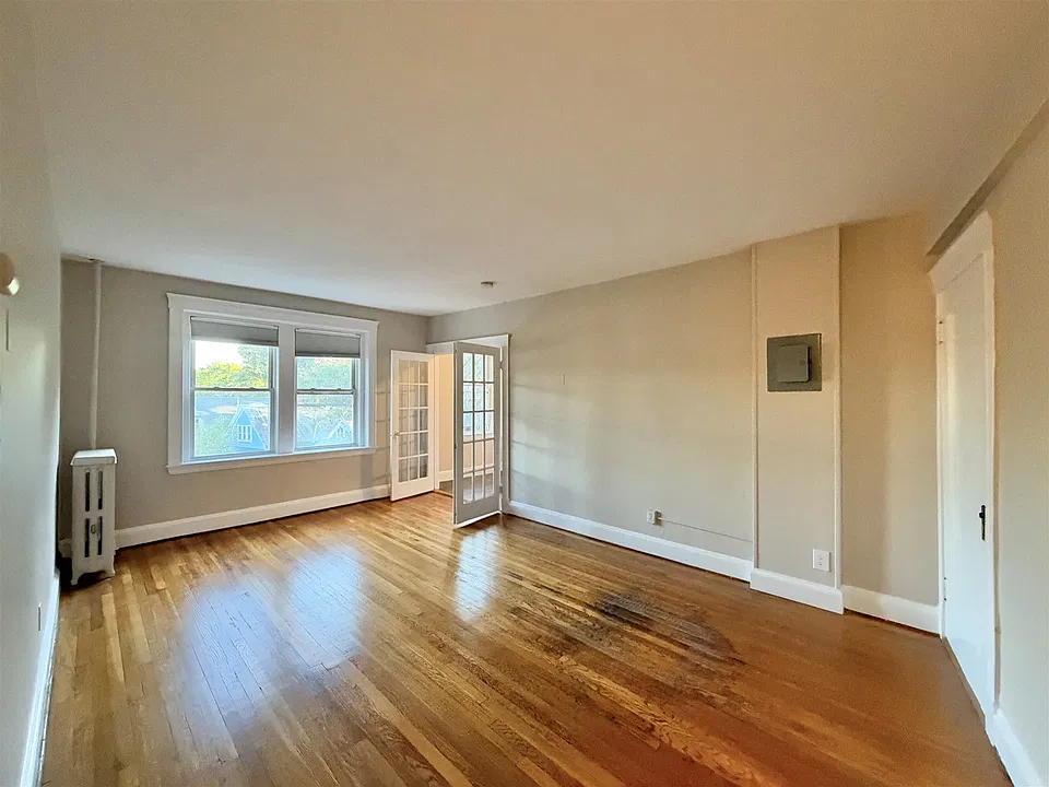 15 Linnaean St #18