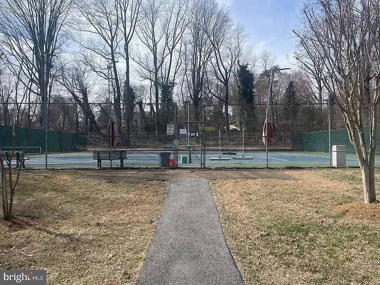 577 Quaker Ridge Ct — Photo 33
