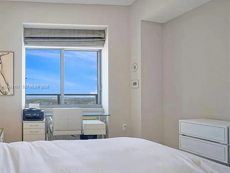 1100 Biscayne Blvd #4803 — Photo 16