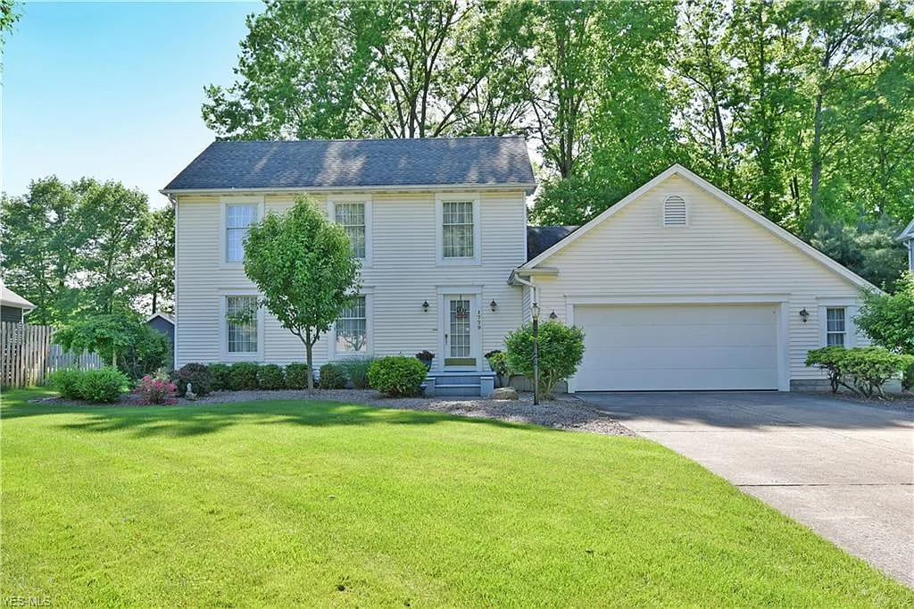 1779 Island Dr photo 1