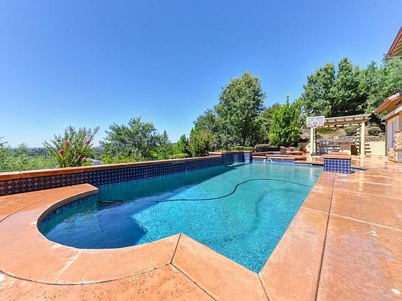 3rd image of 3064 Aberdeen Ln