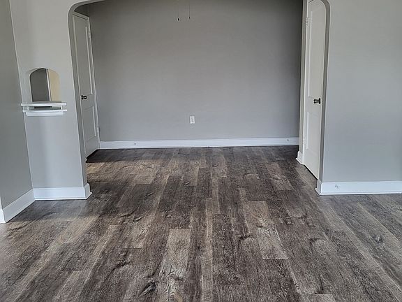 5th image of 324 8th St APT 5