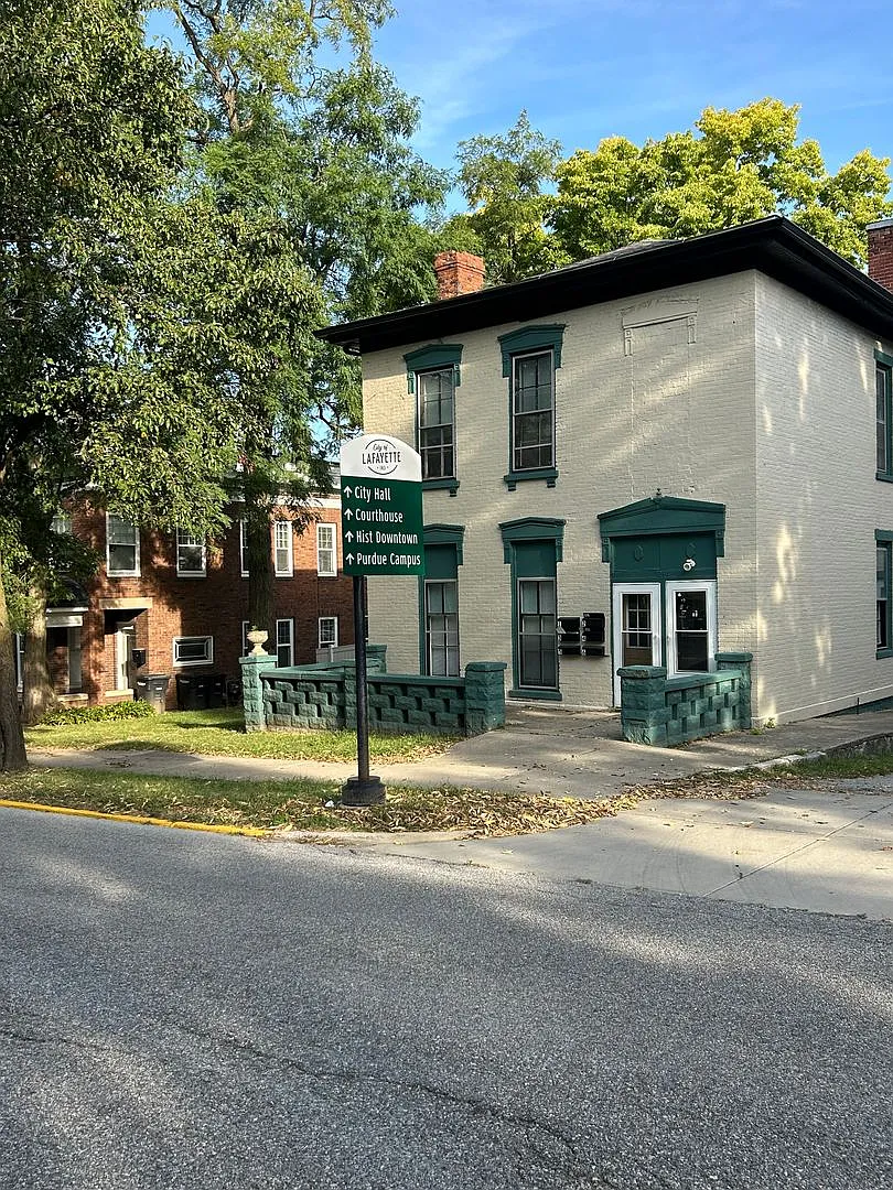 1214 Columbia Street — Photo 2