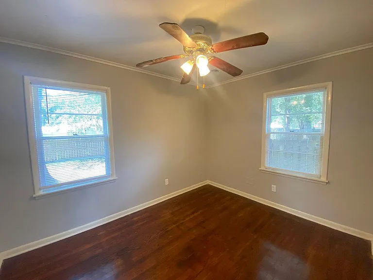 1729 Dorrie Ln — Photo 4