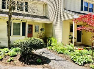 68 Springbrook Dr #68, Glastonbury, CT 06033