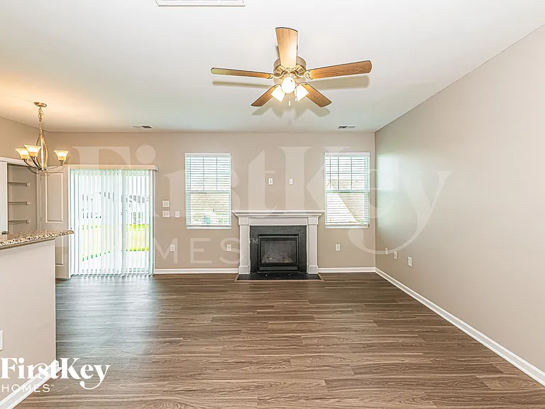 637 Starry Sky Dr — Photo 2