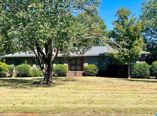 1016 Cloverdale Cir, Talladega, AL 35160
