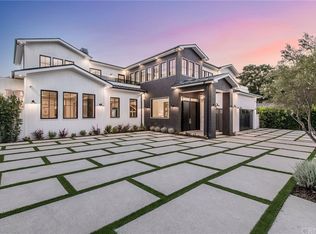 4511 Hayvenhurst Ave, Encino, CA 91436