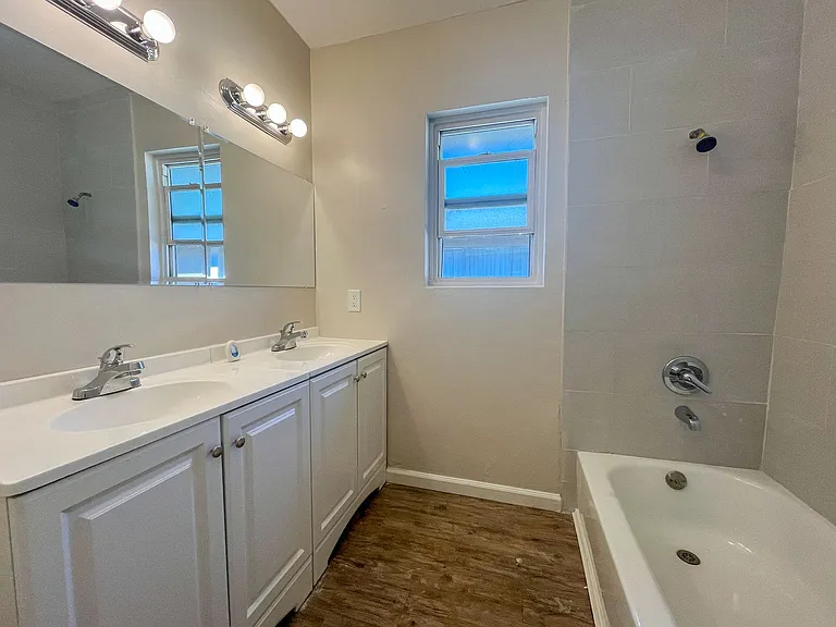 1828 W Glen Ave — Photo 31