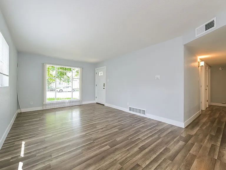 1280 Wheeling St — Photo 3