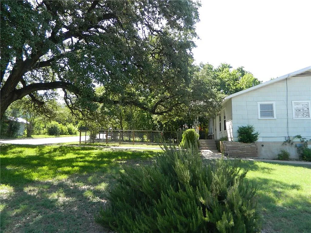 Building Photo - 4501 Lareina Dr #A