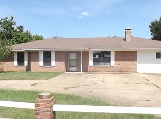 1808 Bassett Rd, Palestine, TX 75803