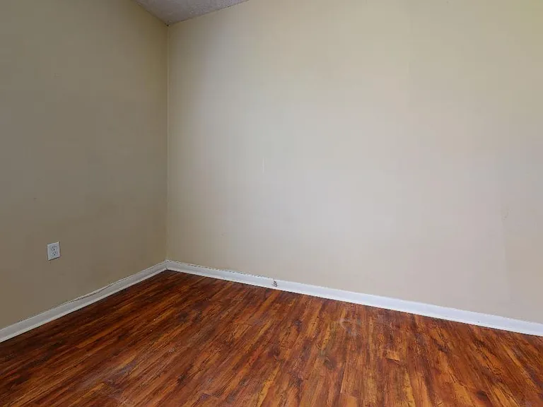 1105 Palasota Dr — Photo 10