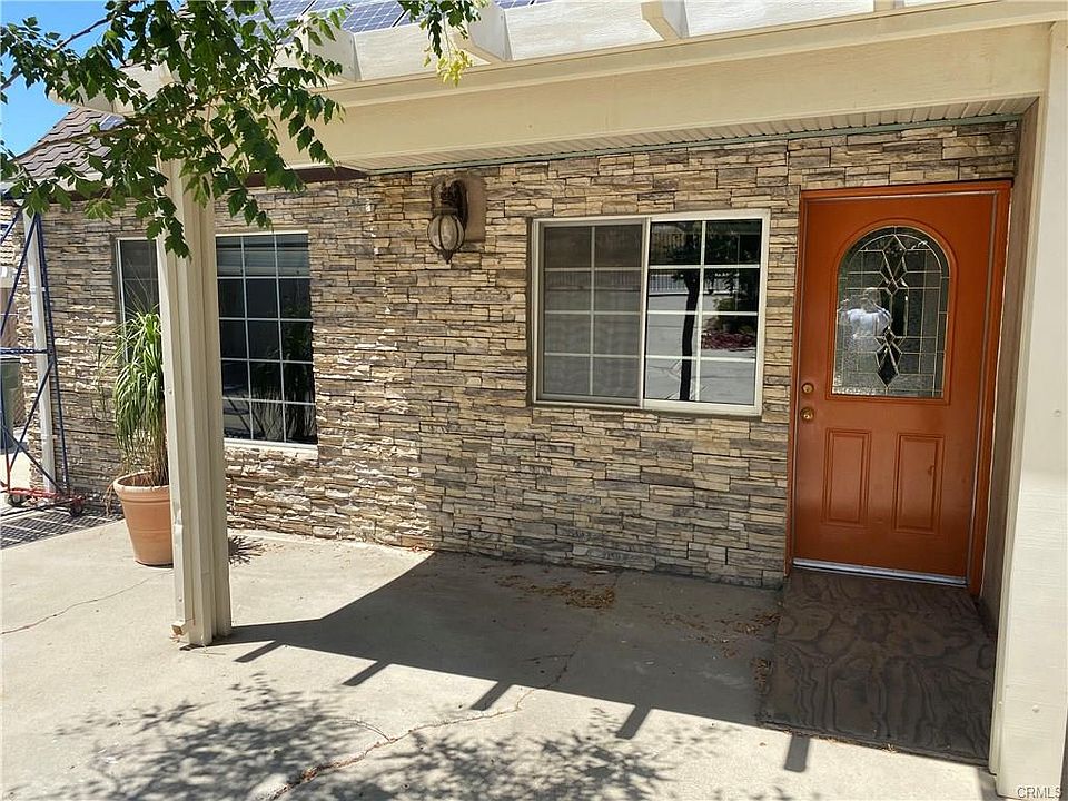2nd image of 32385 Lakeview Terrace 1/2