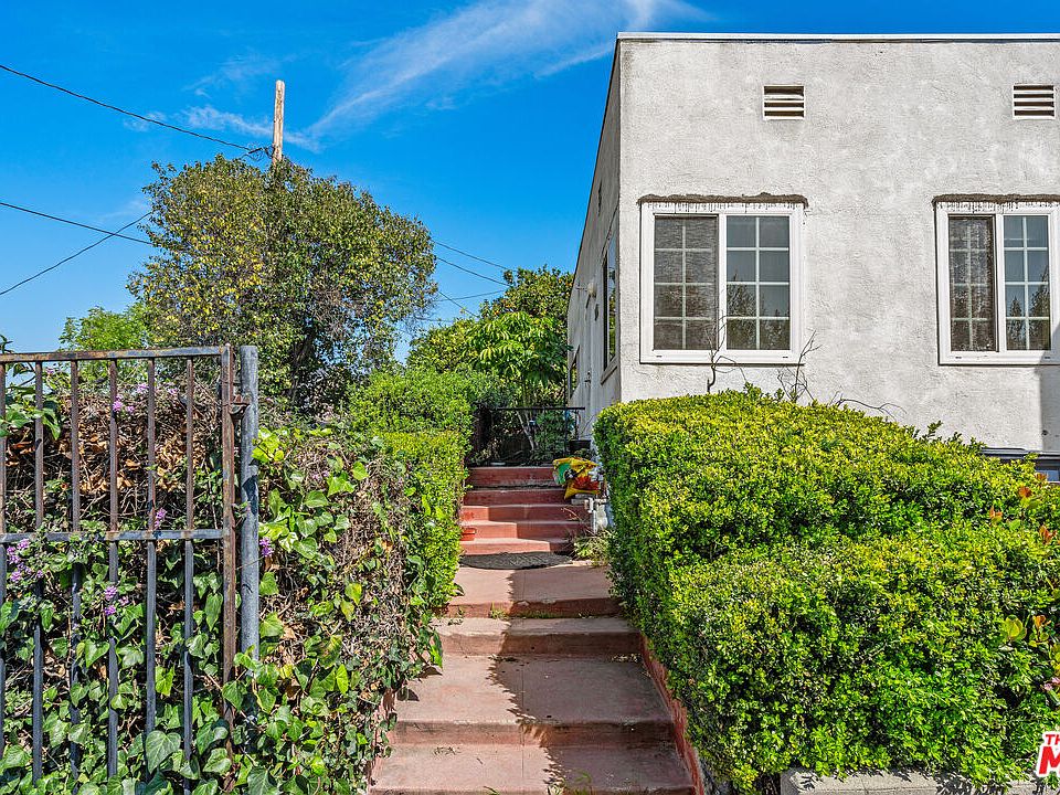 2nd image of 3810 Dwiggins St