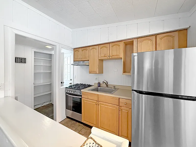 839 Pond View Rd — Photo 5