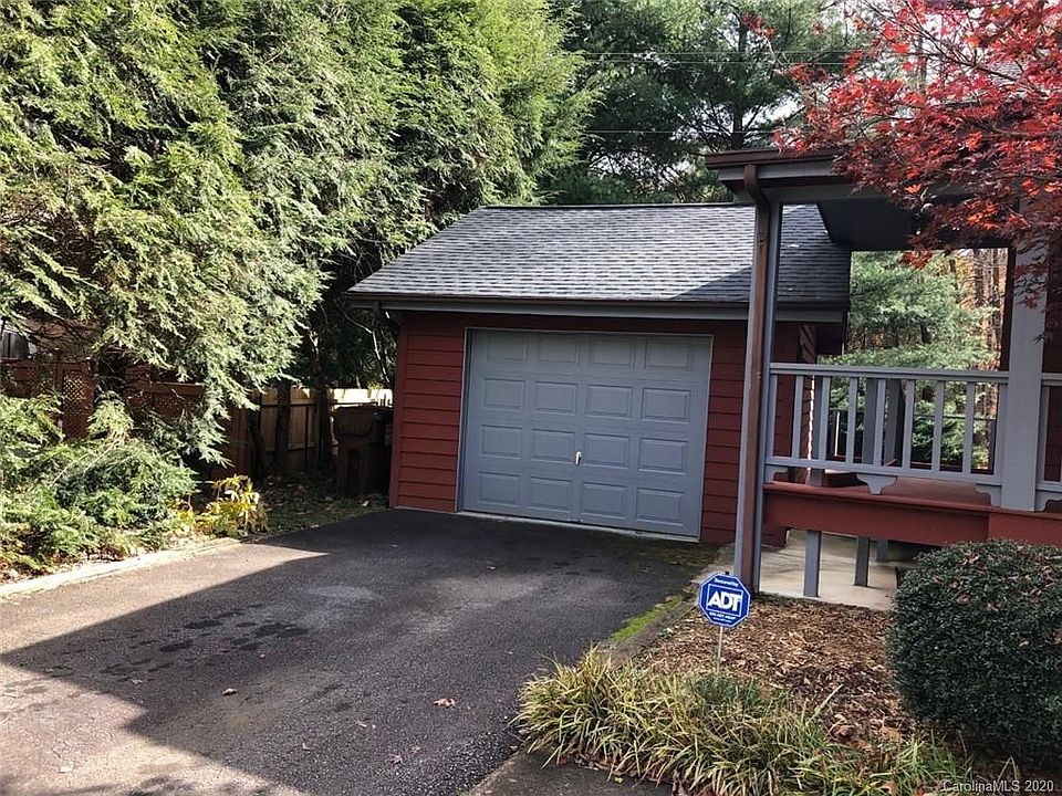 2nd image of 90 Garden Ct