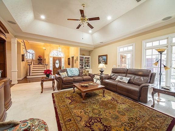 5th image of 3300 Old River Rd