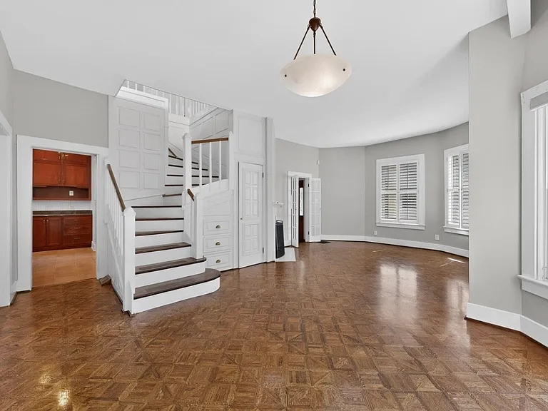 119 Walter St NE — Photo 12