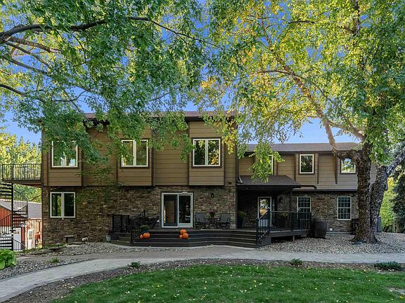 3rd image of 1305 S Barbara Cir