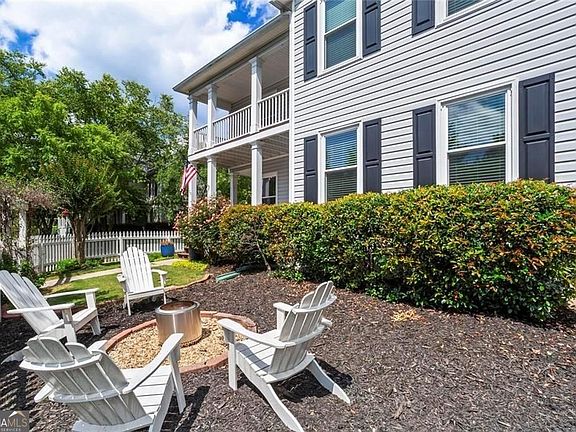 2nd image of 729 Gardenside Cir SE