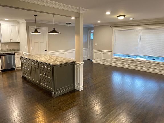 3rd image of 222 Maybury Ave #1