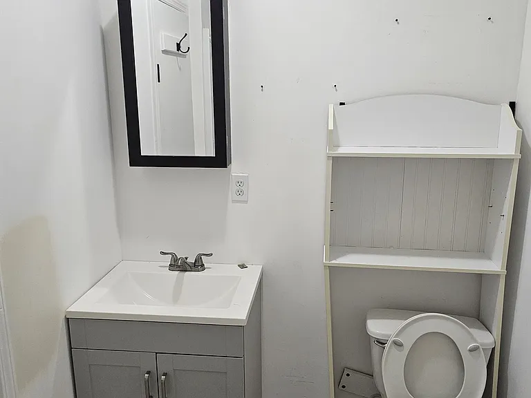 303 Covington St #C — Photo 4