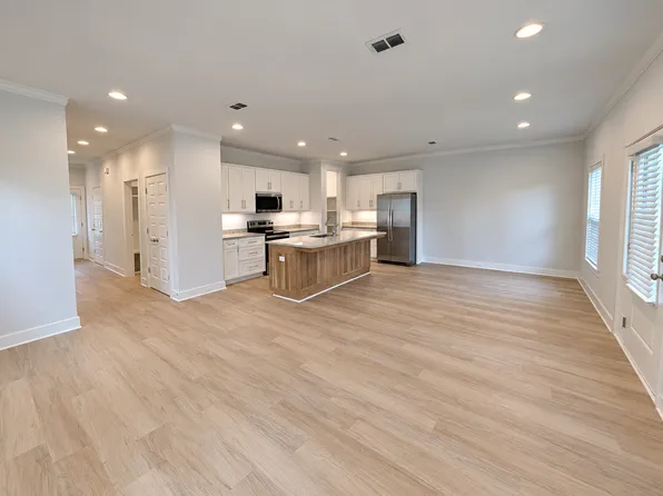Vine Betton, 1545 Payne St #Fc0471584, Tallahassee, FL 32303