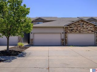 1215 Turtle Creek Rd, Lincoln, NE 68521