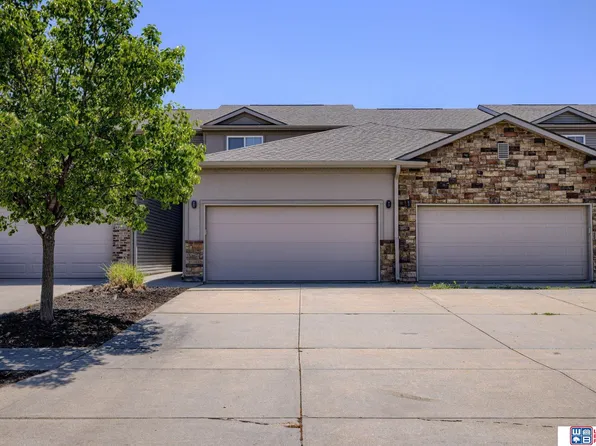 1215 Turtle Creek Rd, Lincoln, NE 68521