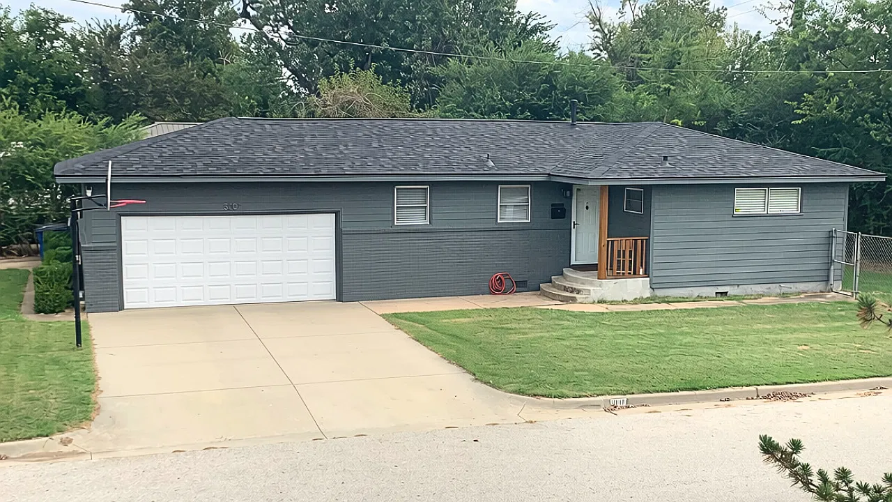 3 bed, 1.5 bath, 1097 sqft, $1,450 — Photo 2