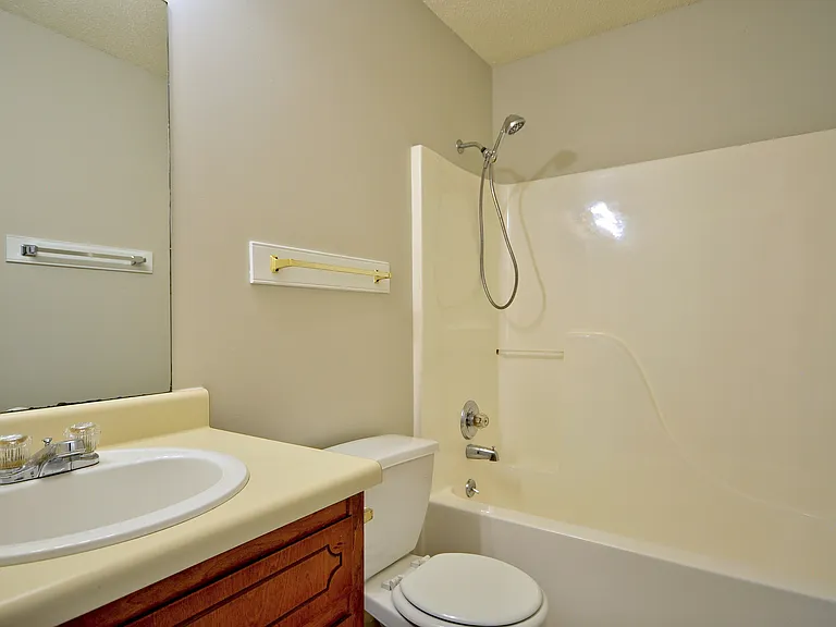 317 Pioneer Dr — Photo 25