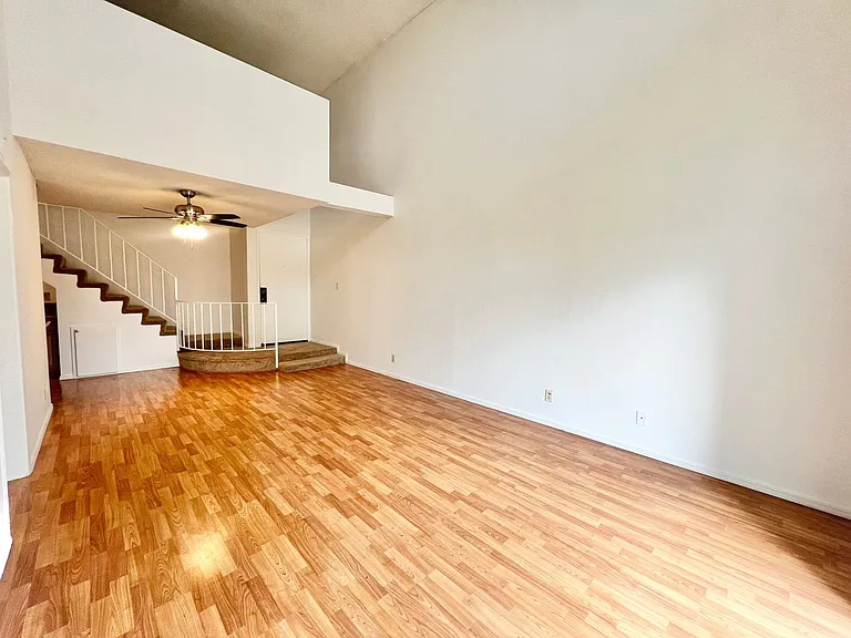 3565 Linden Ave #325 — Photo 3
