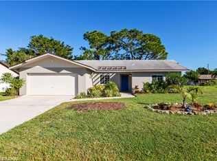 305 SE 8th Ter, Cape Coral, FL 33990