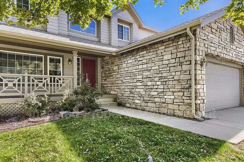 4 bed, 3.0 bath, 2492 sqft, $3,000 — Photo 3