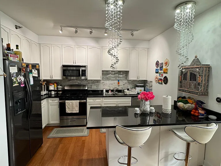 1250 S Michigan Ave #1702 — Photo 1