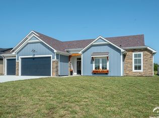 1018 Bluestem Cir, Baldwin City, KS 66006