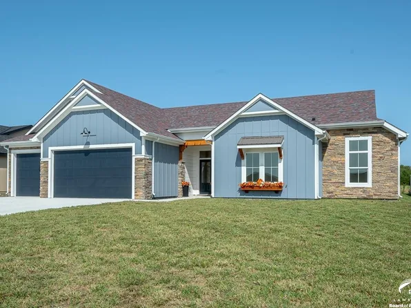 1018 Bluestem Cir, Baldwin City, KS 66006