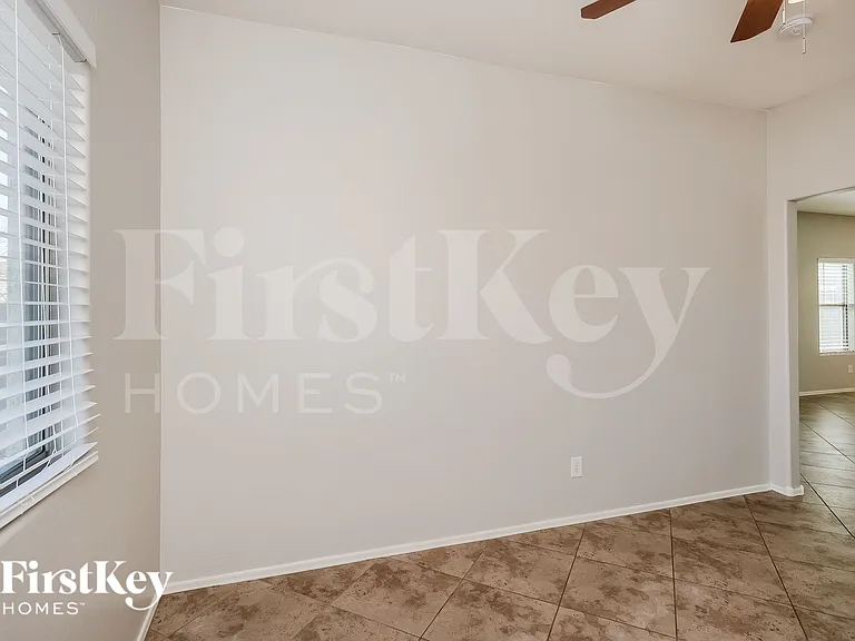 1210 W Vineyard Plains Dr — Photo 13