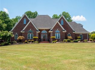 1047 Gus Hill Rd, Clemmons, NC 27012