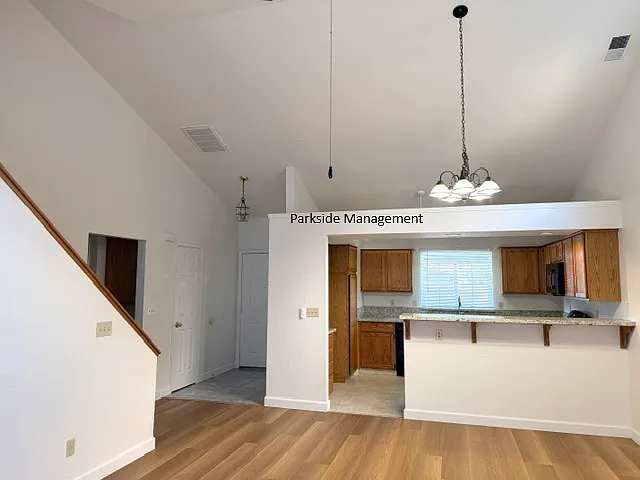 3 bed, 1246 sqft, $2,375 — Photo 4