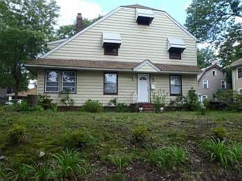 2nd image of 299-301 Montclair Ave