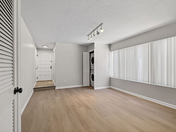 5th image of 815 18th St APT 3