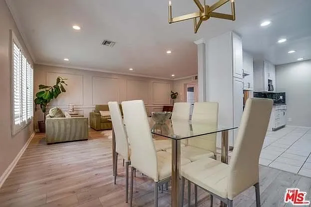 321 N Palm Dr #5 — Photo 11