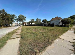 2736 Rockingham Rd, Davenport, IA 52802