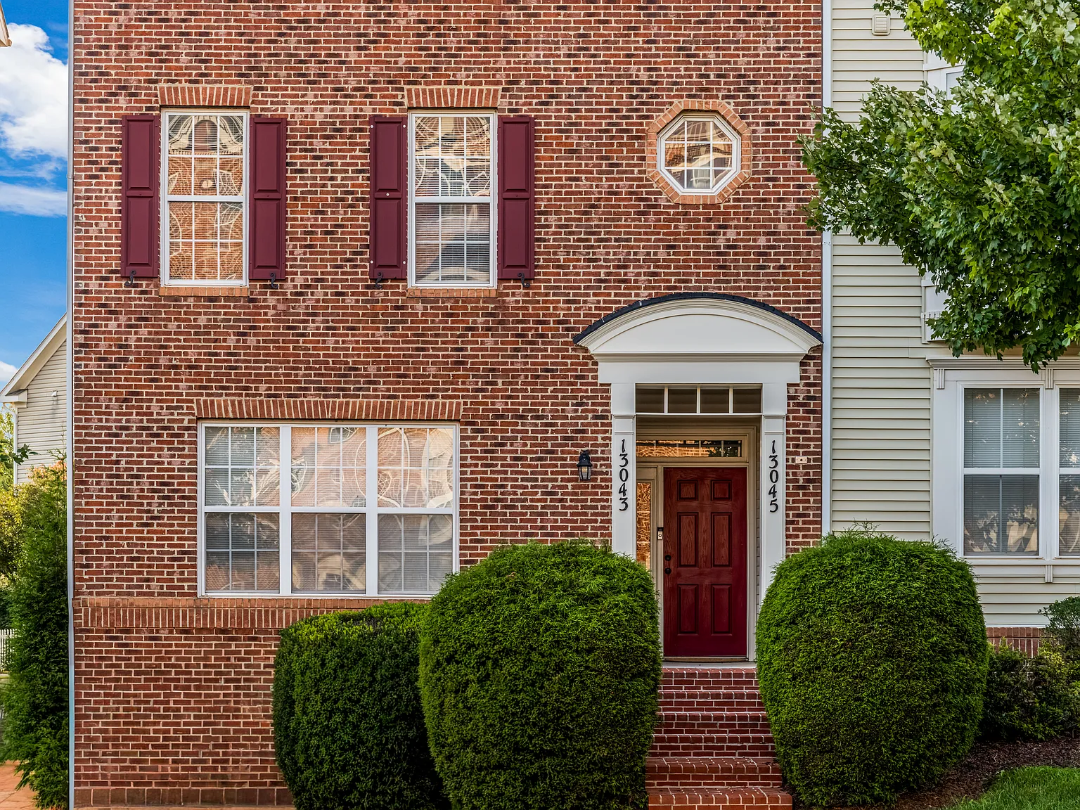 3 bed, 2.5 bath, 1850 sqft, $3,100 — Photo 2