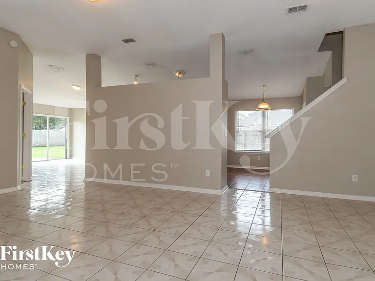 12658 Holly Springs Ct — Photo 4
